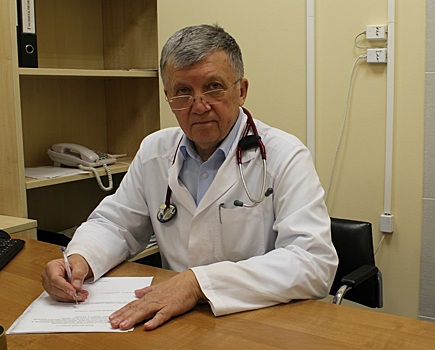 В Буяновке открылась запись к врачу-ревматологу Евгению Дедову