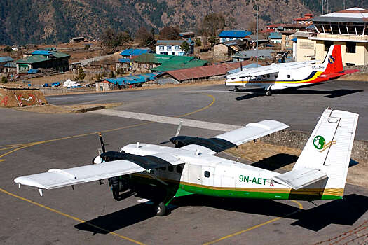 На месте крушения самолета в Непале нашли тела погибших