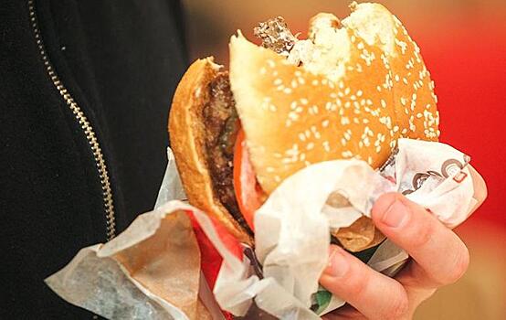 В Японии начали подавать "Байден бургер"