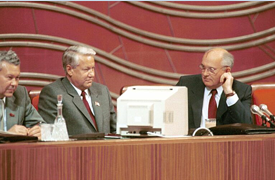 Что Ельцин сделал с секретными документами Горбачёва