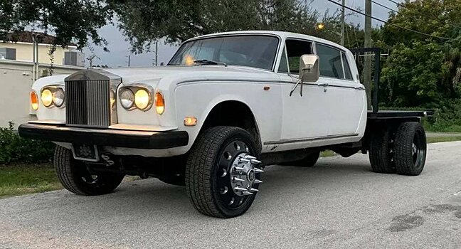 В США Rolls-Royce превратили в гибрид грузовика и лимузина