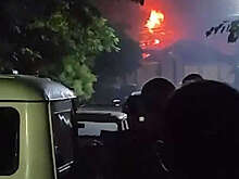 Пожарные потушили огонь в подожженной боевиками синагоге в Дербенте