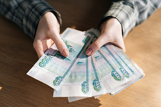 Банки в России стали массово отказываться от «старых денег»