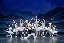 На новогодних каникулах в драмтеатре покажут балет «Лебединое озеро»