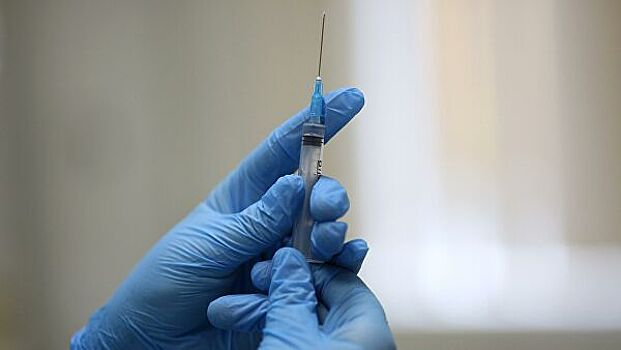 О желании сделать прививку от COVID-19 заявили 86 членов Совфеда