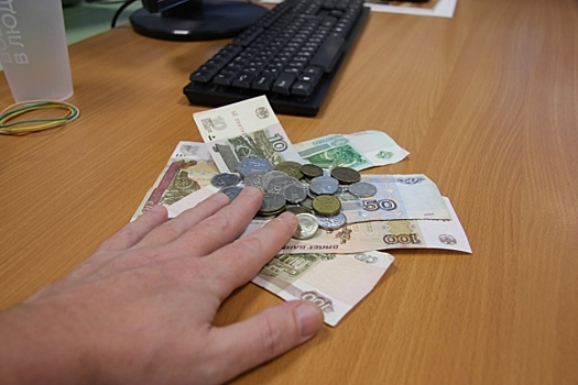 Вакантно 23 % мест: чиновники Астрахани не хотят работать за 20 тысяч рублей