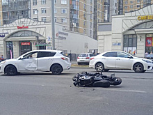 В центре Екатеринбурга сбили мотоциклиста