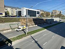 Дорога и два дома попали в зону оползня на Ипподромской в Новосибирске