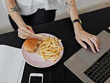 Бизнес решил завлекать сотрудников в офисы бесплатной едой