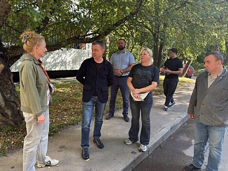 В Теплом Стане оценили санитарное состояние двора на ул. Академика Виноградова