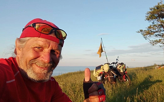 Путешественник отправился покорять Памирский тракт на велосипеде STELS