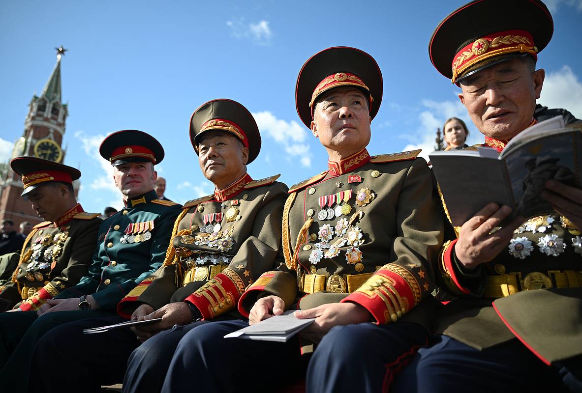 Большое количество наград на кителях северокорейских военных объяснили