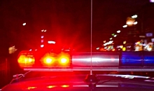 В Волгограде ночью на дороге опрокинулась иномарка