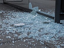 В городе Карелии вандалы разбили новые остановки