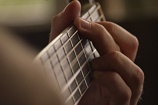 Жителям района Аэропорт предложат авторский курс игры на гитаре