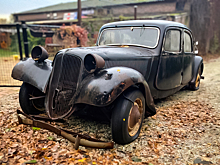 На продажу выставлен редчайший 72-летний Citroen, который годами ржавел в гараже