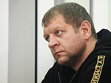 Александр Емельяненко назвал слабые места Нурмагомедова