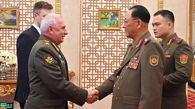 Замминистра обороны России посетил с визитом КНДР