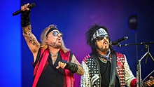 Концерт рок-группы Mötley Crüe был прерван из-за стрельбы