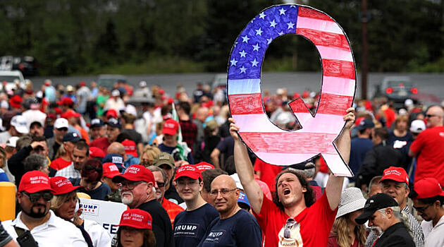 Мировое зло победило. На QAnon объявлена охота. Кто они такие?