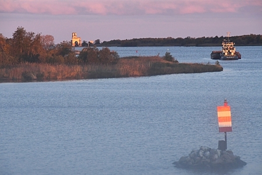 «Добрались домой на лодке»: Под Череповцом забыли про деревню