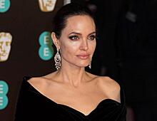 Королева: Анджелина Джоли затмила саму Кейт Миддлтон на красной дорожке премии BAFTA