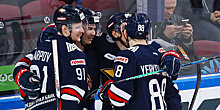 «Металлург» забросил семь шайб «Авангарду» в победном матче КХЛ, «Автомобилист» обыграл «Амур»