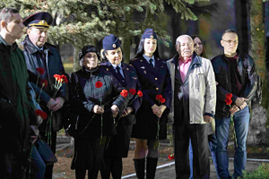 В Ростове-на-Дону открыли обновленные памятные таблички ветеранам Великой Отечественной войны на «Аллее славы»