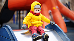 Не горка, а ловушка: как выглядит опасная детская площадка