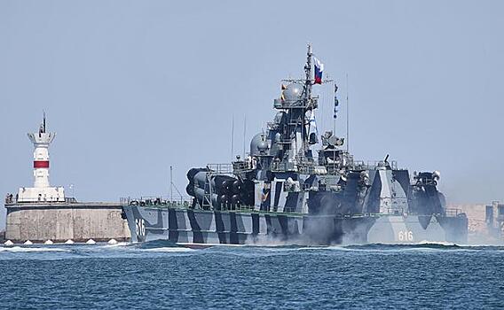 Битва за Севастополь: ВСУ мобилизуют британских инструкторов, подводные дроны «Толока TLK 1000» и боевых водолазов