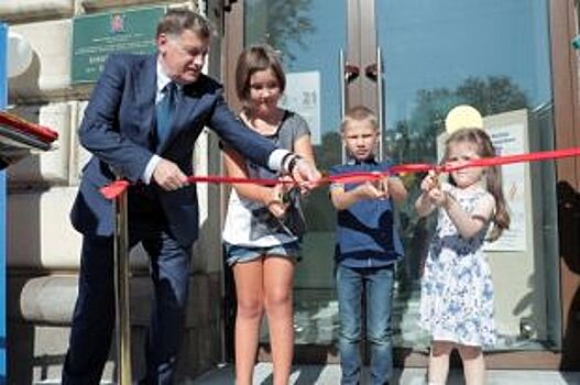 Вячеслав Макаров открыл крупнейшую библиотеку Петроградского района