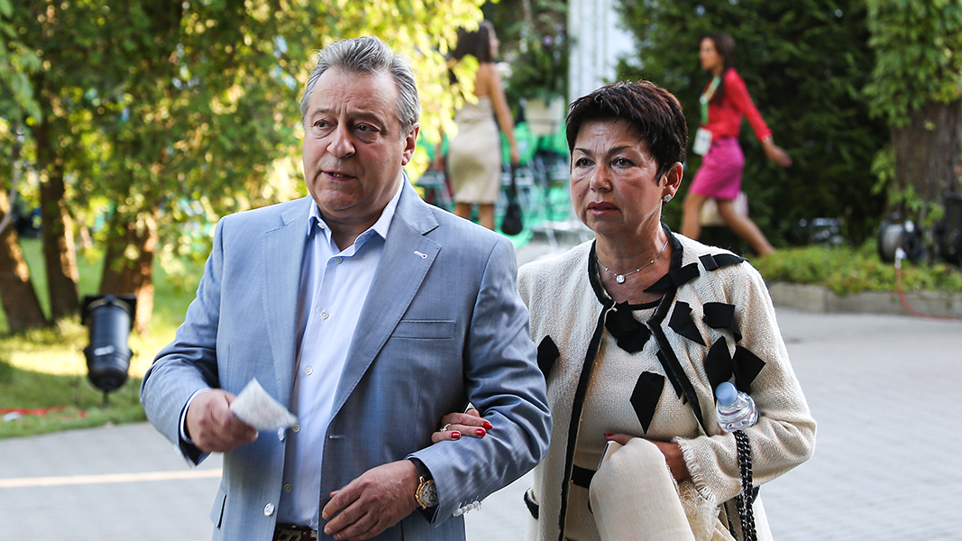 Жена Геннадия Хазанова избавилась от имущества в РФ на 250 млн вслед за мужем