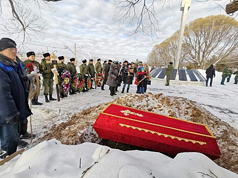 В Златоусте перезахоронили прах красноармейца