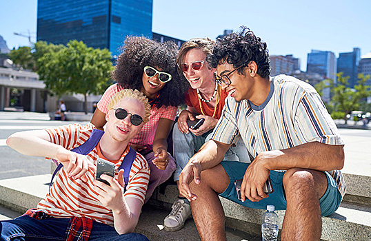 Новое приложение поможет мужчинам идеально фотографировать женщин