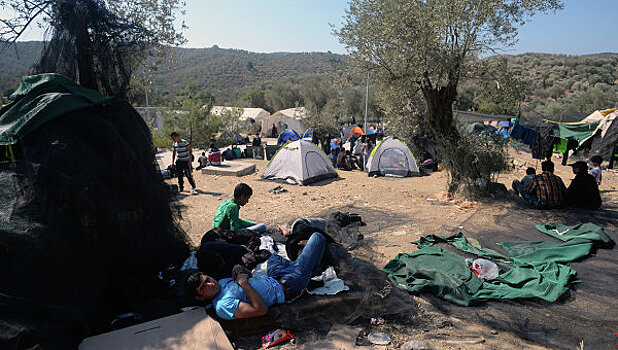 У турецкой границы скопились десятки тысяч беженцев