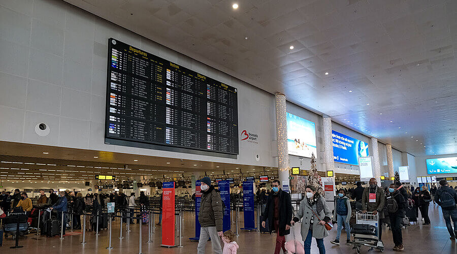 В аэропорту Брюсселя рейс латвийской авиакомпании объявили на русском языке