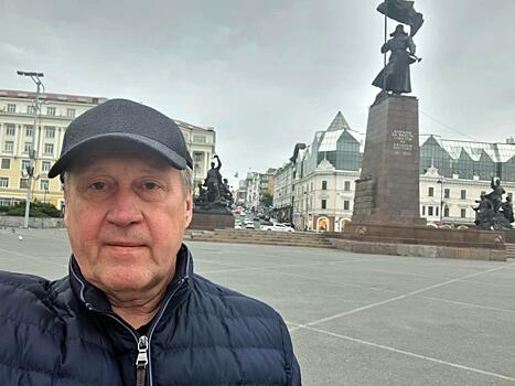 Бывший мэр Новосибирска застрял во Владивостоке из-за поломки самолета