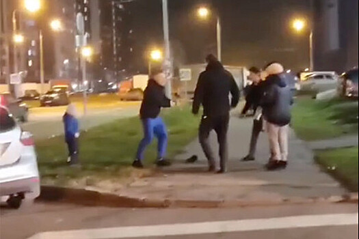 Олимпийский чемпион по боксу отреагировал на нападение на мужчину с ребенком в Москве