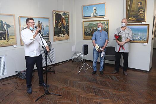 Сразу две персональные выставки открылись в Союзе художников во Владивостоке