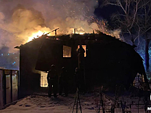 Крупный пожар уничтожил дом в Новокузнецке