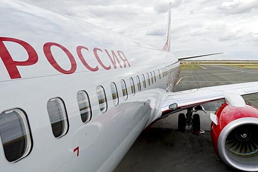 Из-за грозы и смерчей самолет авиакомпании «Россия» доставит путешественников в Петербург из Сочи на полдня позже