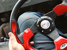 Почему не стоит устанавливать спортивный руль в автомобиль