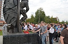 Зеленоградцы возложили цветы к памятнику Дмитрию Разумовскому