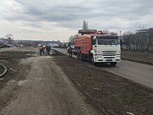На проспекте Клыкова в Курске остановили утечку канализации