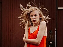 Беременная актриса и слепнущая школьница в главных сериалах месяца