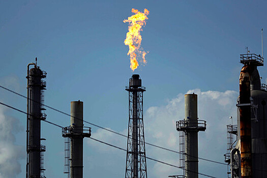 Цена нефти Brent превысила $56 за баррель впервые с 25 февраля 
