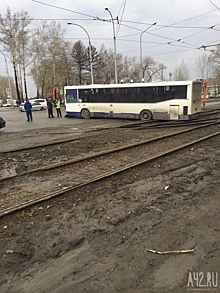 В Кемерово пассажирский автобус столкнулся с грузовиком