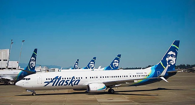 Пилоты Alaska Airlines добились повышения зарплаты до 306 долларов в час