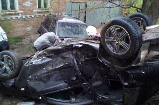 В массовой аварии в Вольске столкнулись 4 легковушки и автобус