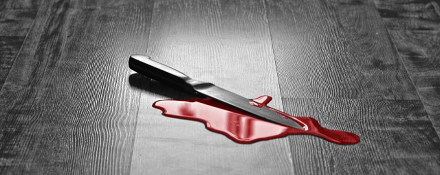 В Волгоградской области полицейский нанес себе восемь ножевых ранений в сердце